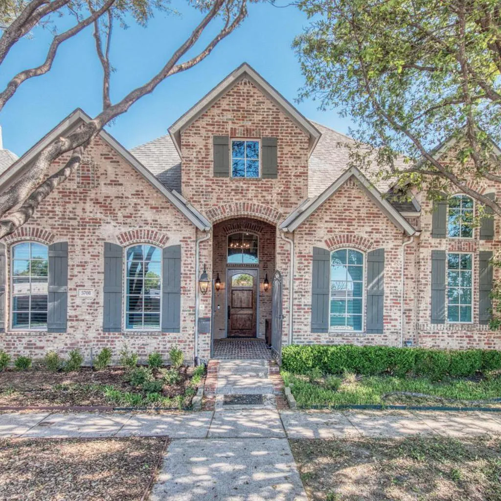 Photograph of NEW Dallas LuxeRetreat House in Highland Park West
