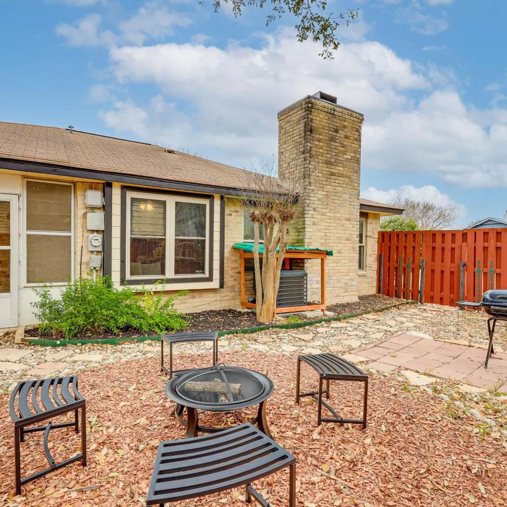 Photograph of 3 Mi to Randolph AFB: Family Home w/ Poker Table!