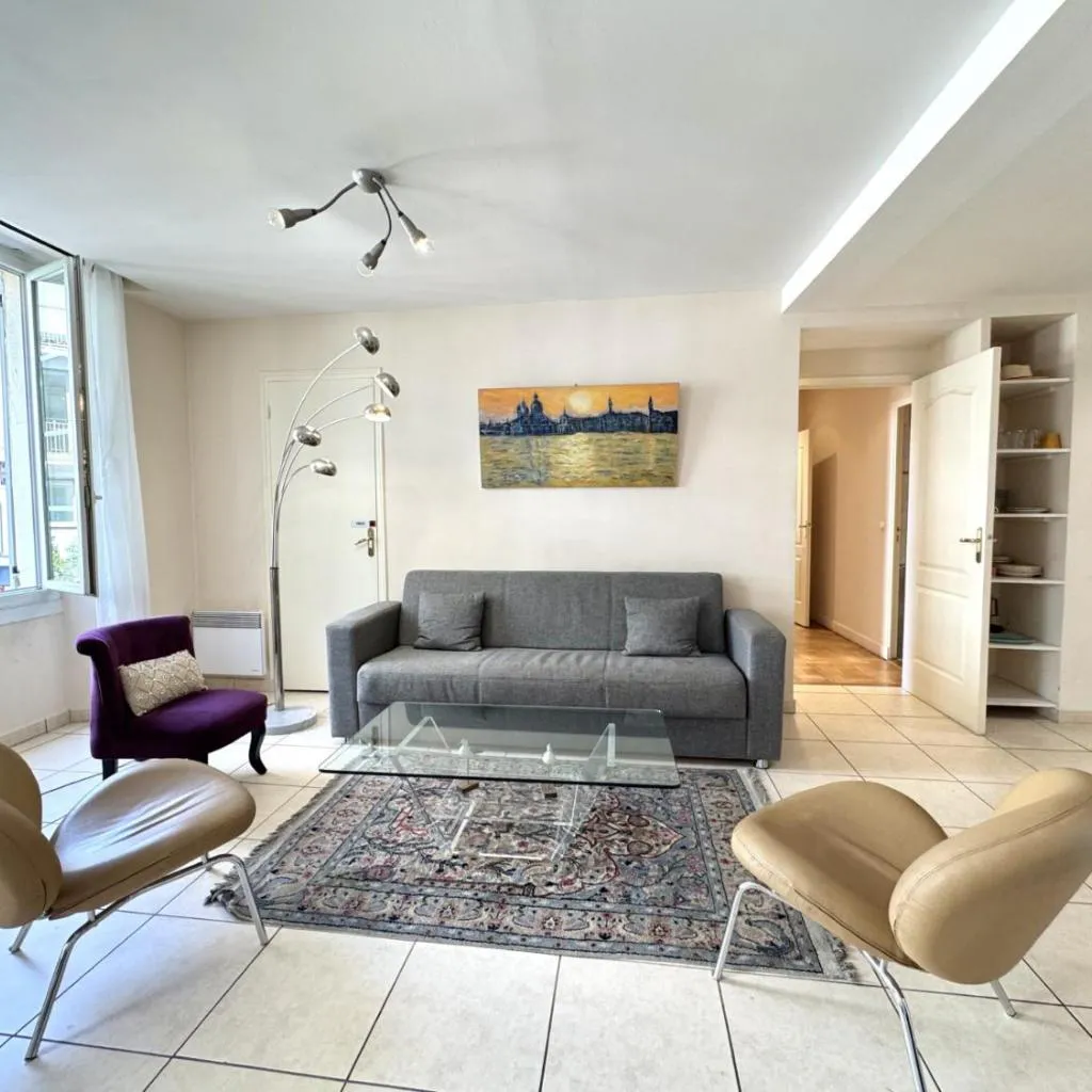 Photograph of ApartHotel Riviera - Hotel des Postes 2 - City center Massena
