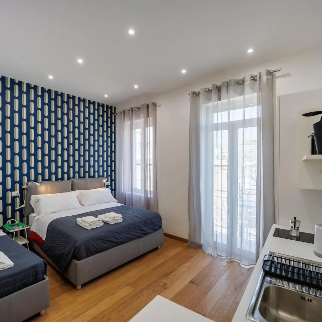 Photograph of Pisanelli Blu By HouseinNaples