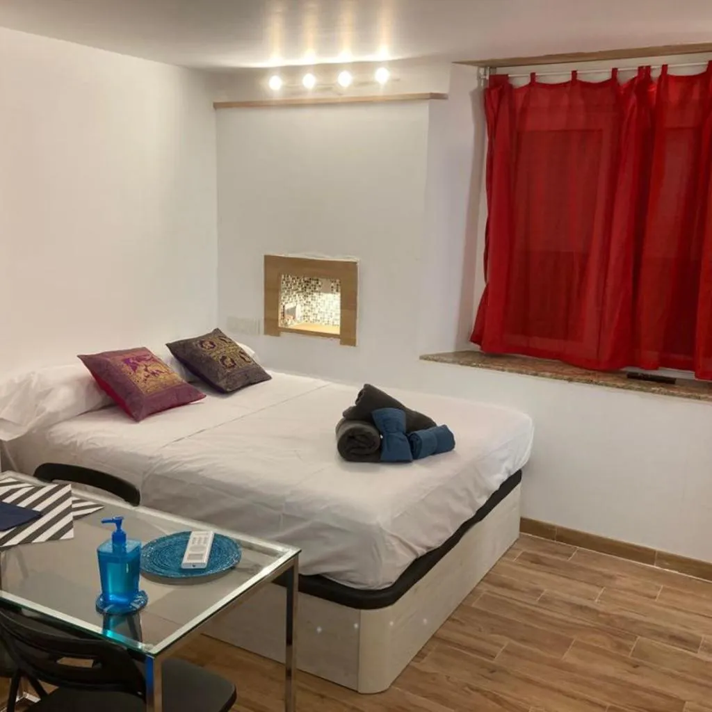 Photograph of Malagueña Salerosa "Apartamento - estudio con terraza" En casa típica de 1 a 4 dormitorios