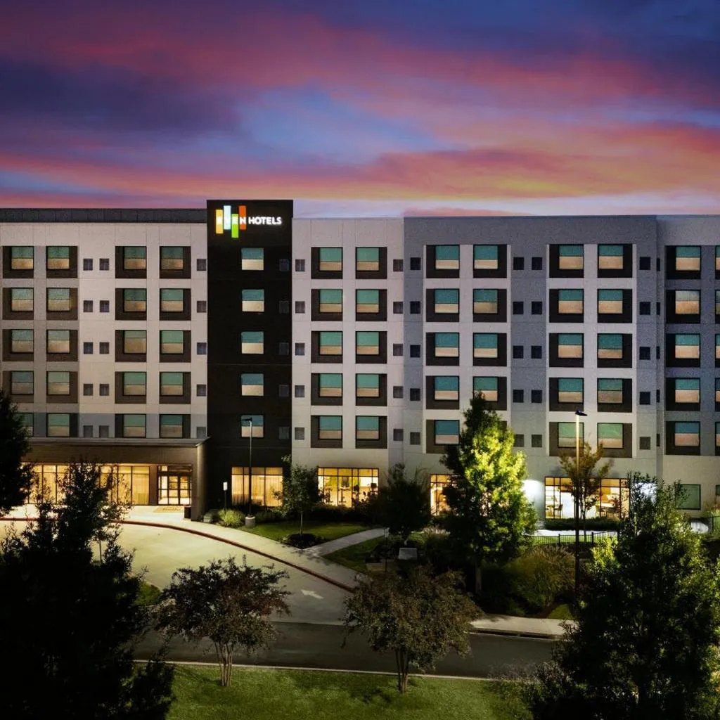 Photograph of EVEN Hotel Atlanta - Ballpark Area by IHG