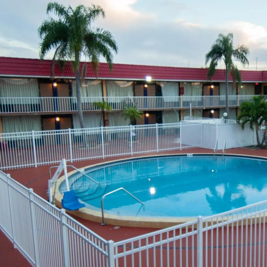 Photograph of Express Inn & Suites - 5 Miles from St Petersburg Clearwater Airport