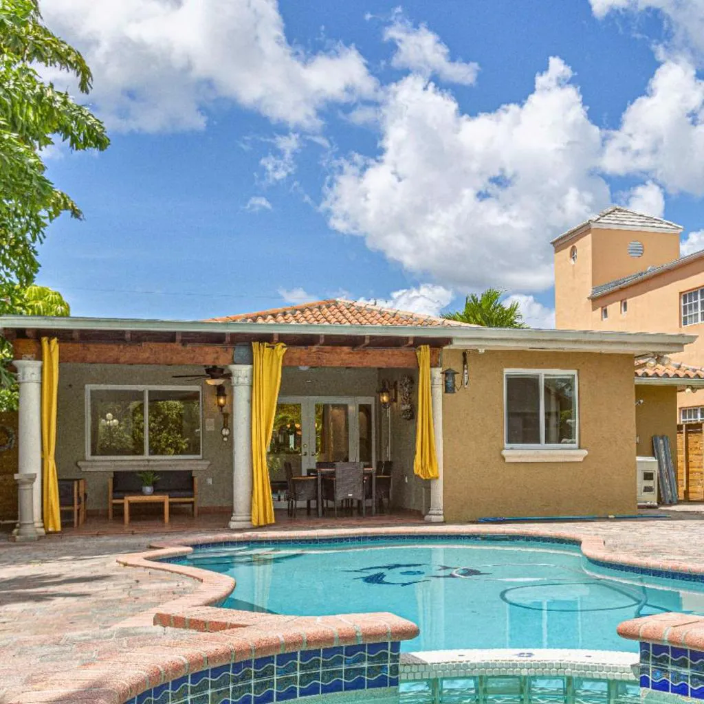 Photograph of Miami House - Heated Pool - Family Vacation