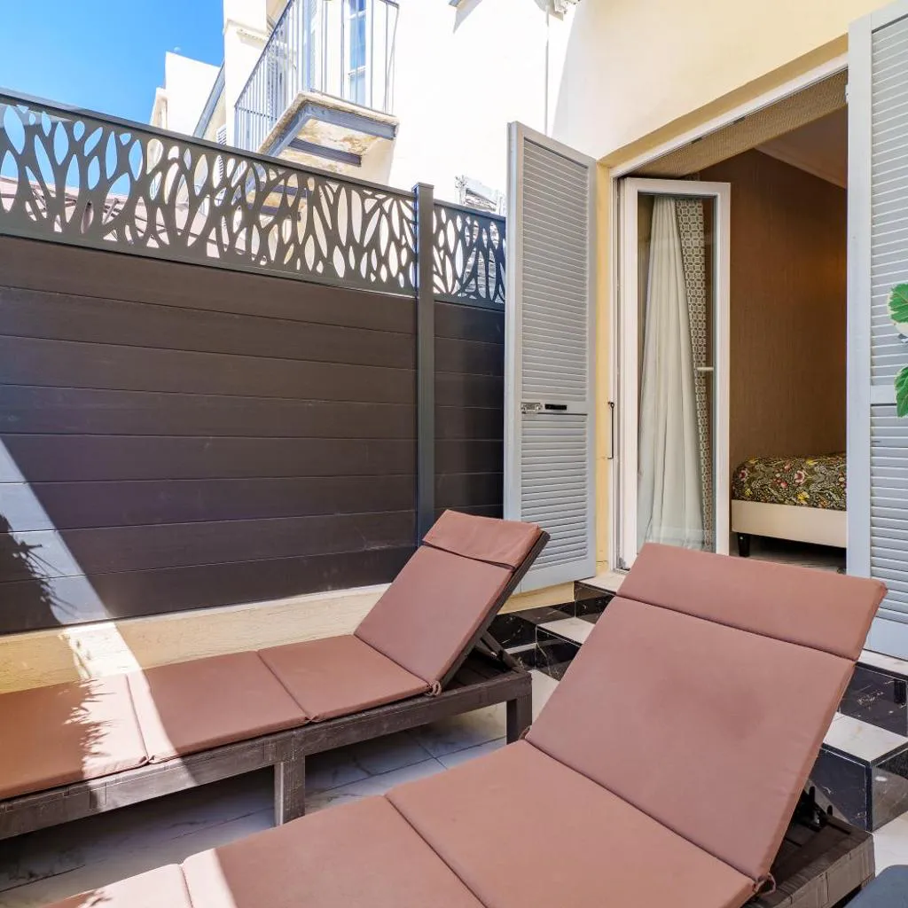 Photograph of Nice Renting - 2FRANCE - Luxury & Comfort Suite by the Sea & Terrace