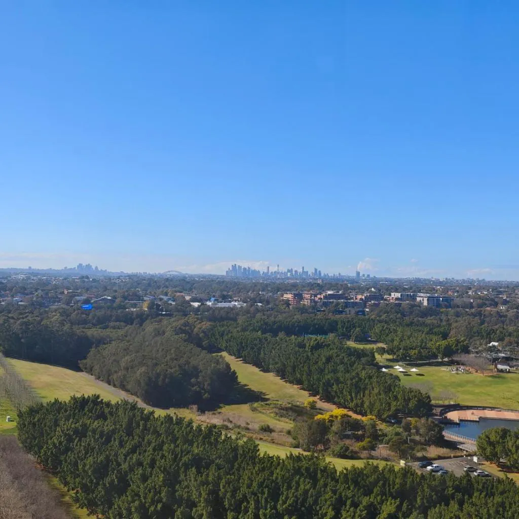 Photograph of Above the Park Sydney Harbour - 3 Bedrooms Free Parking No Parties