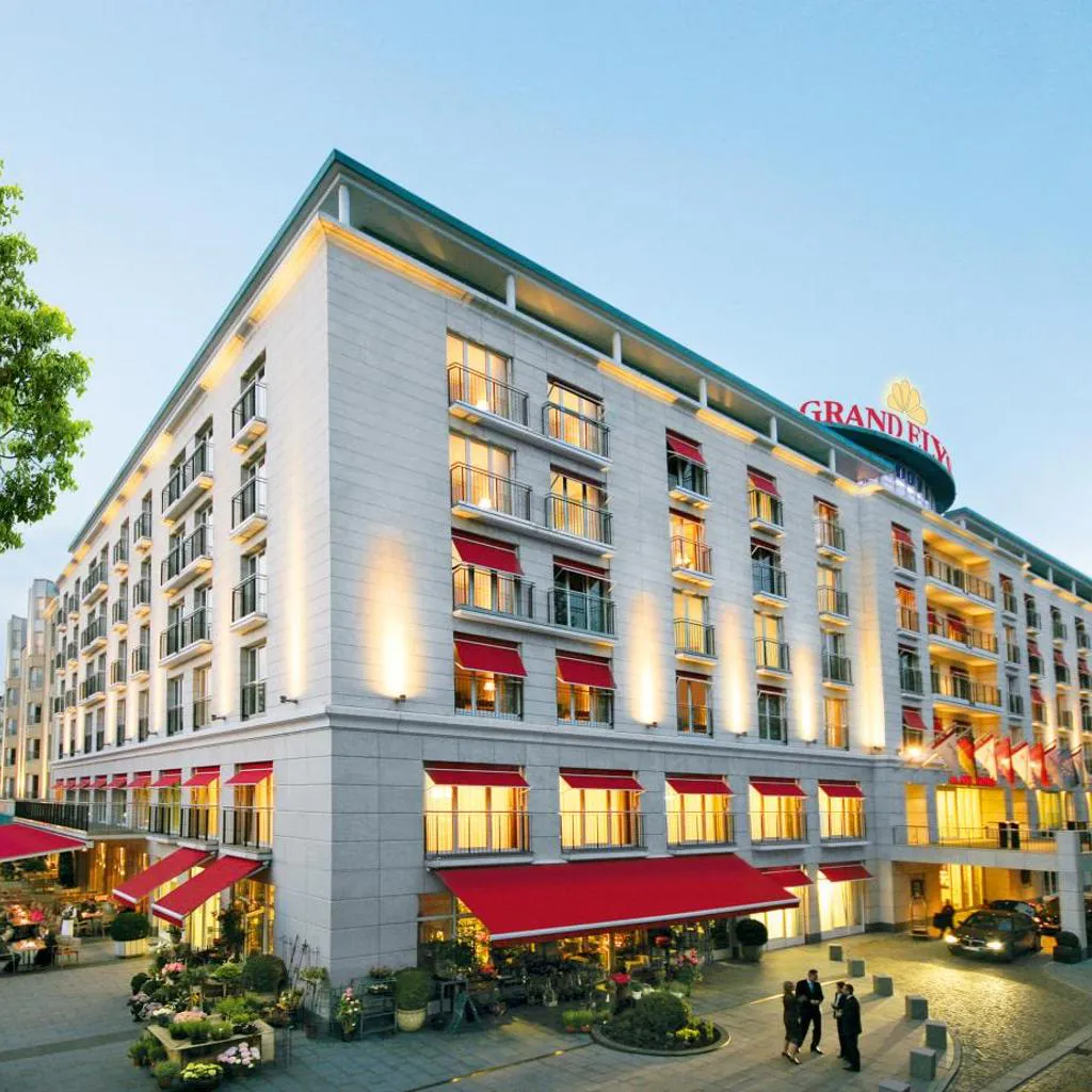 Photograph of GRAND ELYSEE Hamburg