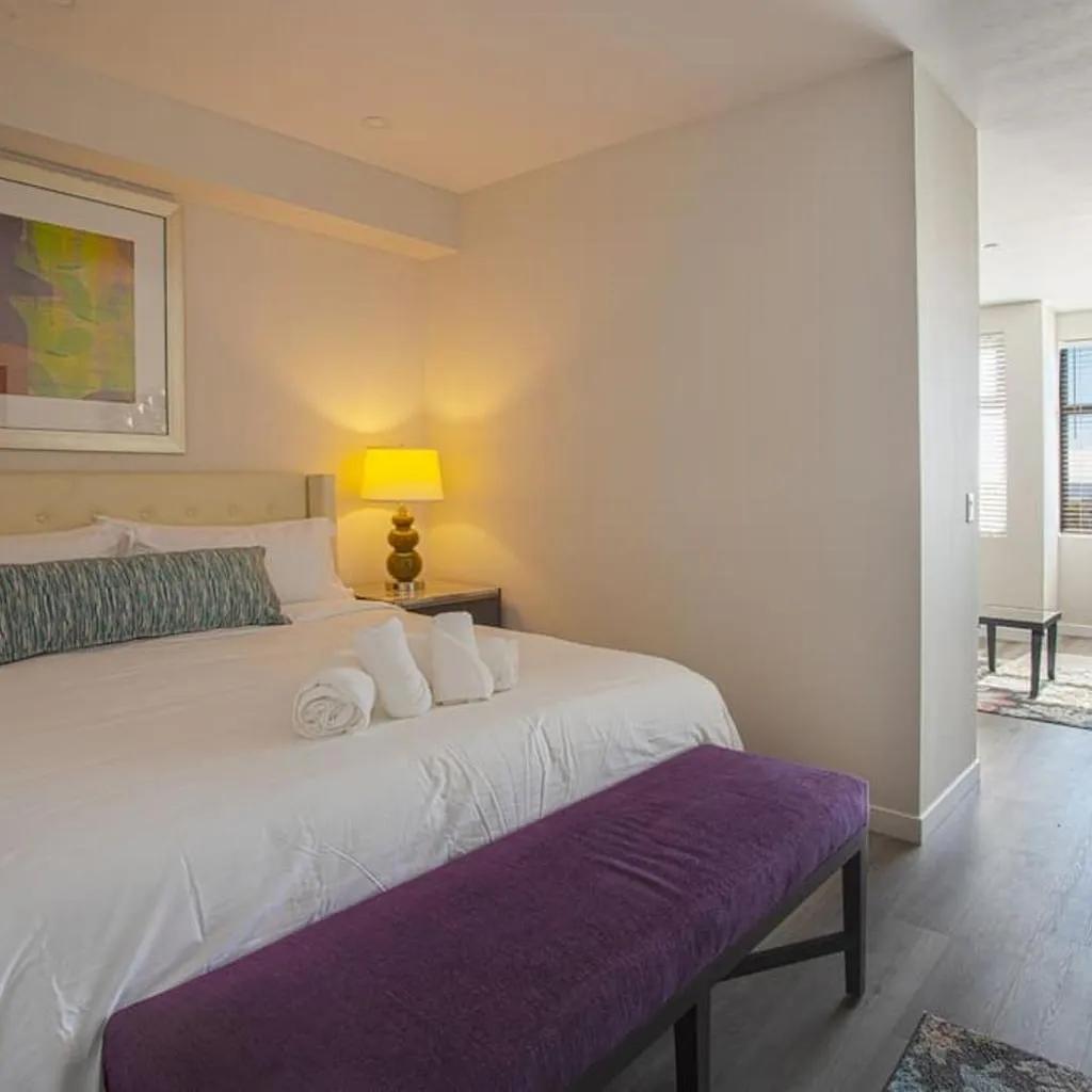 Photograph of Luxurious Design One Bedroom Apt near Balboa Park