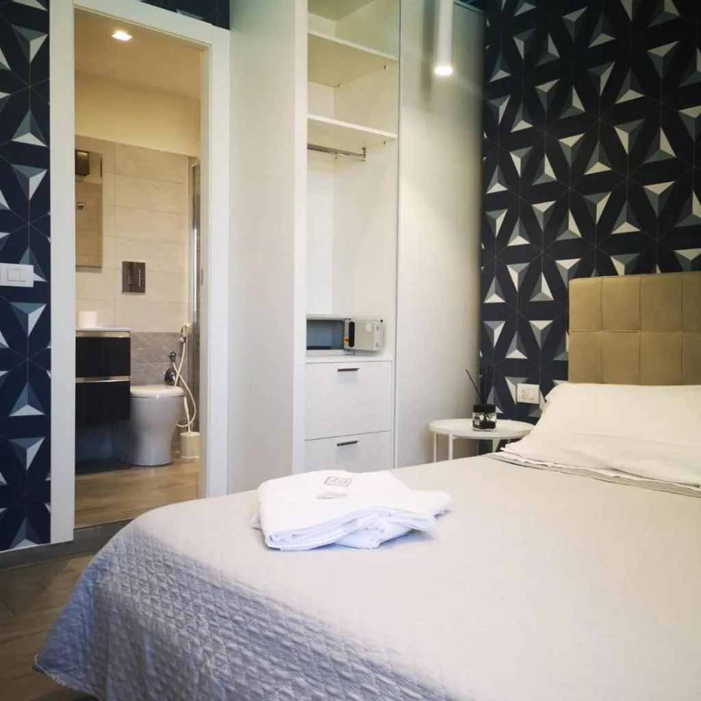 Photograph of 2B Fifteen Floor Suite Napoli