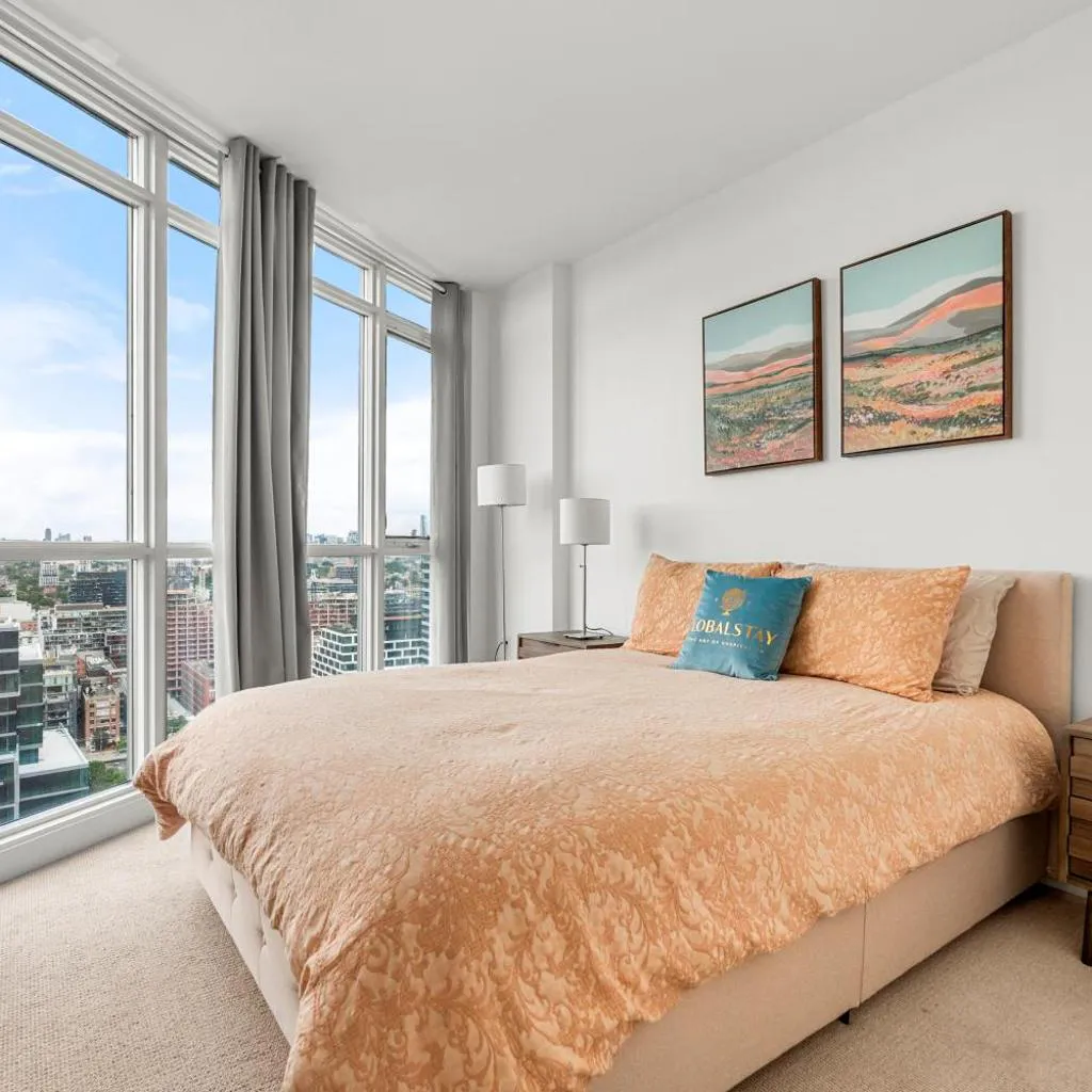 Photograph of Panoramic 1 Bedroom Condo in the Heart of Downtown Toronto