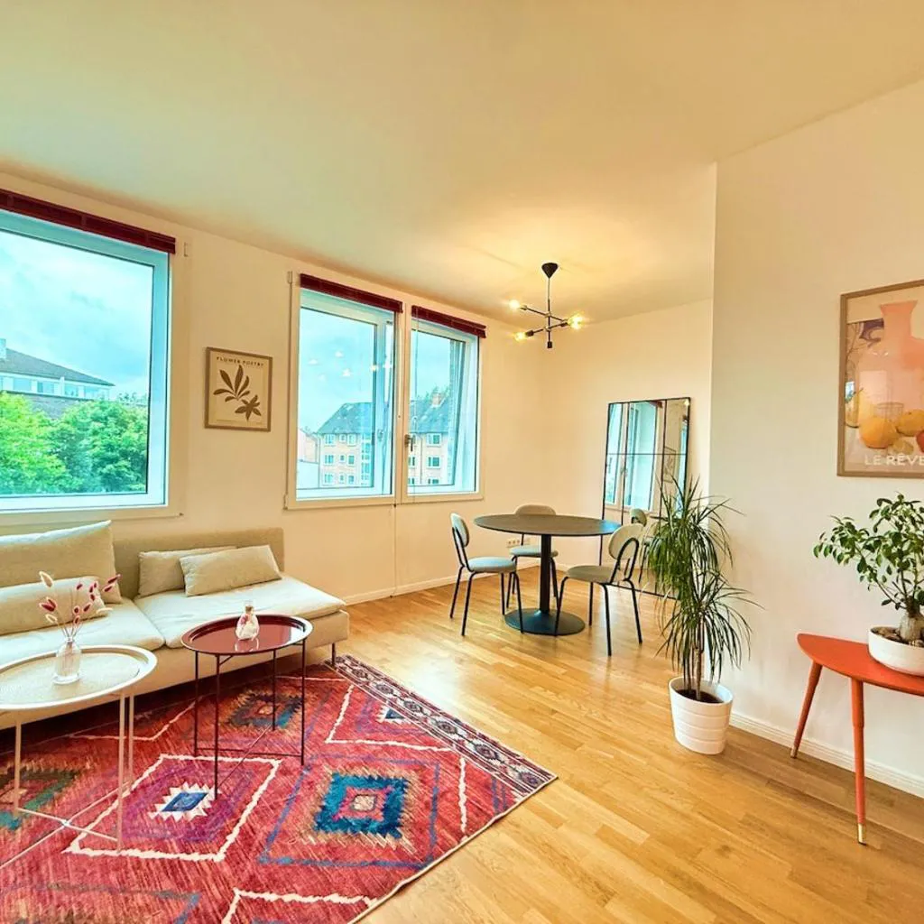 Photograph of New-three room-Entire Apartment with two Balconies & Garage, Central-Fast Access to City Center - Barmbek -Stadtpark