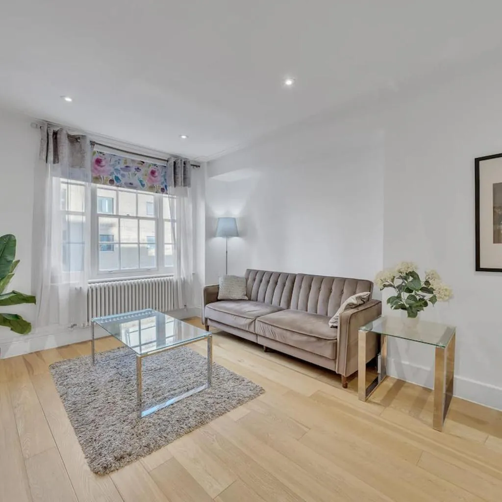 Photograph of Luxurious One Bedroom and Two Bathrooms