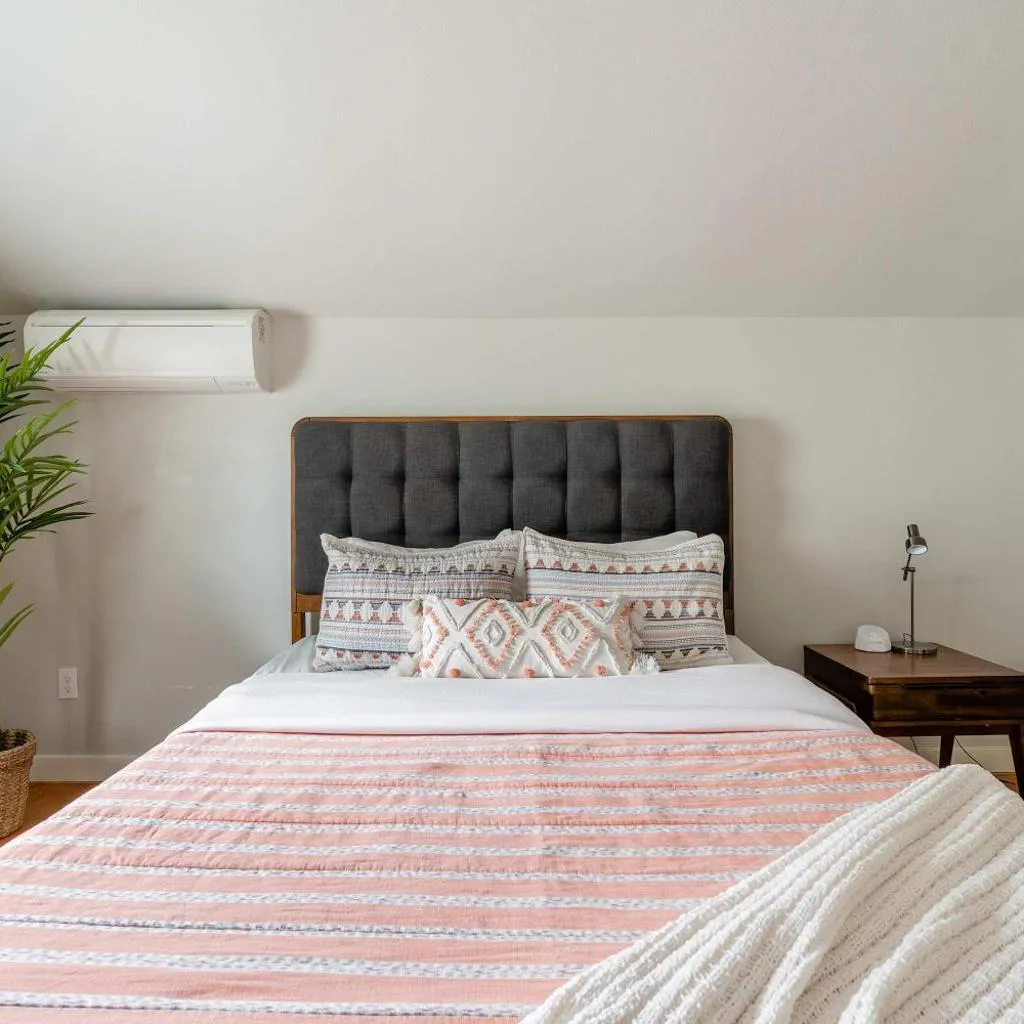Photograph of Stay Portland - Cozy Attic Hideaway in Laurelhurst