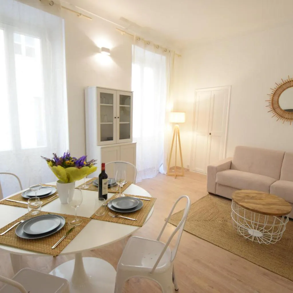 Photograph of Nice Renting - BARILLERIE - COZY LOFT OLD NICE - SEA FRONT - SALEYA - MASSENA