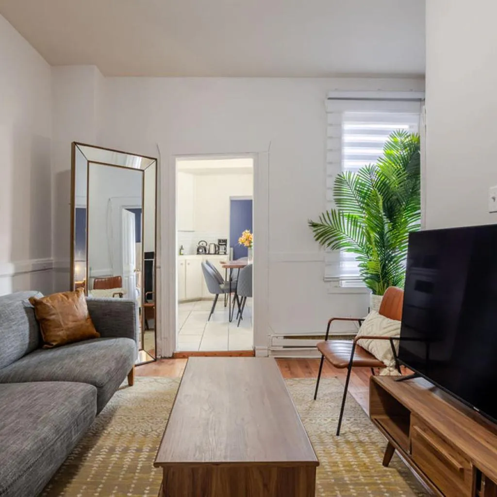 Photograph of Ideal 4BR Property in Downtown Montreal