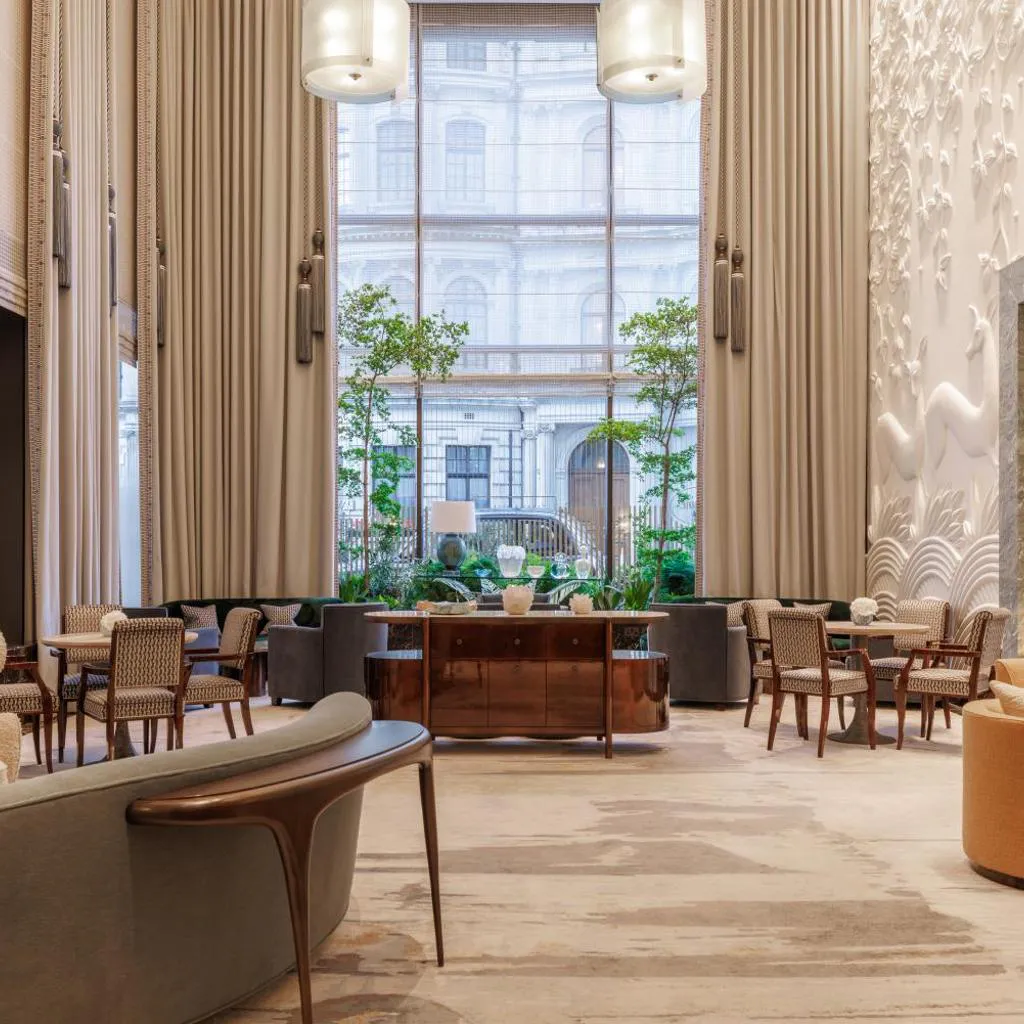 Photograph of Four Seasons Hotel London at Park Lane