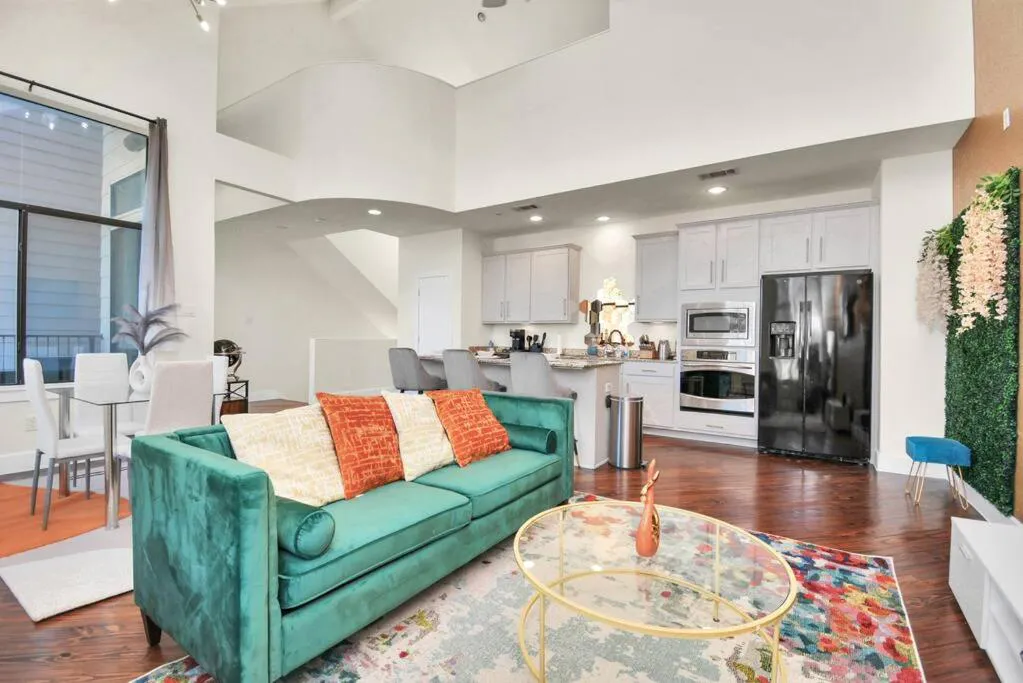 Photograph of 3BR/3.5BA Three Story East Downtown TownHouse with view