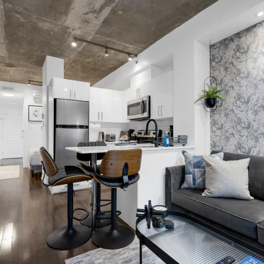 Photograph of Impeccable Parc Avenue Pad With Parking