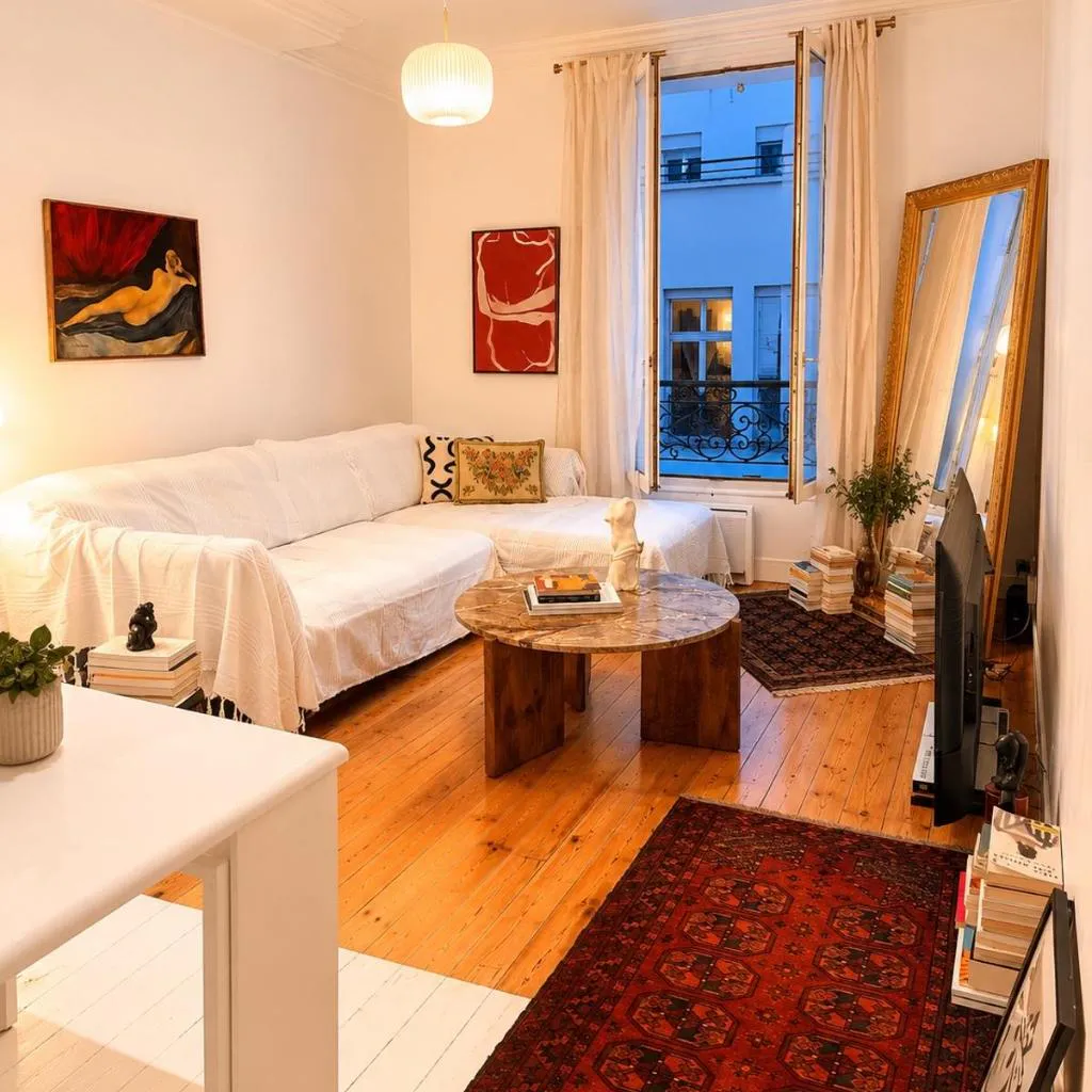 Photograph of Charming Appartment 9th Arrondissement