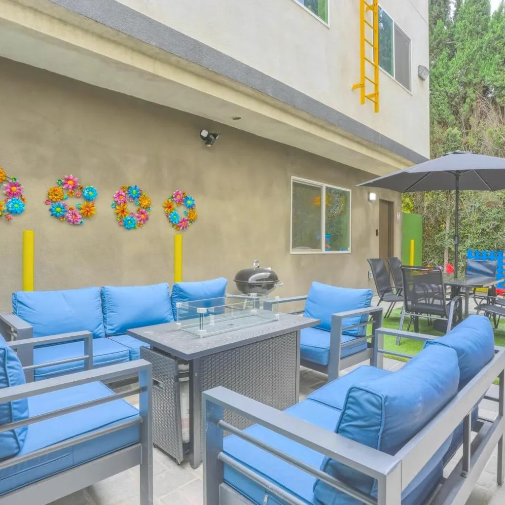 Photograph of J - Lovely 3BR Family Home by Universal with Private Parking, Patio, Grill & Games - FIFA World Cup SoFi