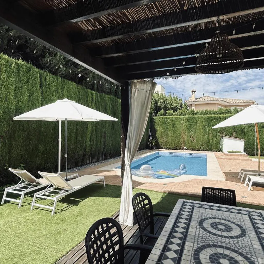 Photograph of Extraordinaria Villa con piscina y chimenea