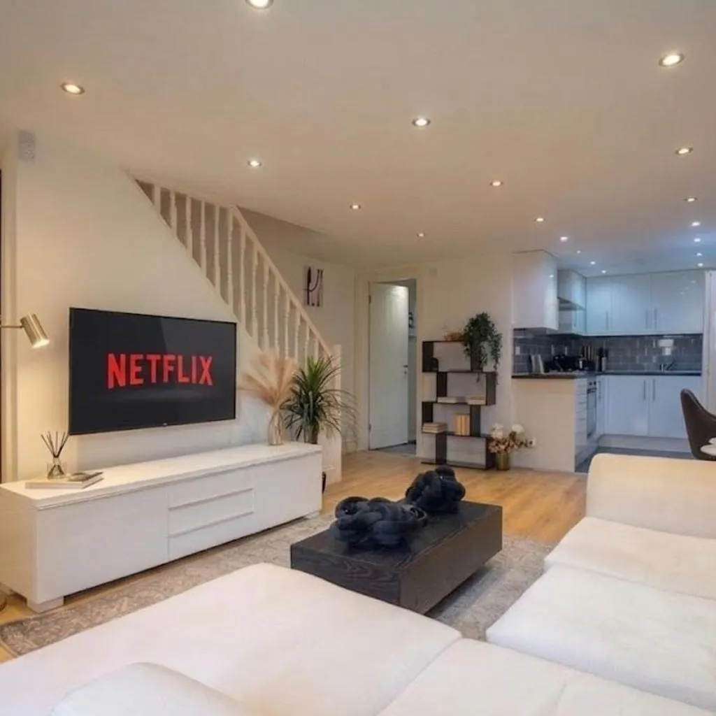 Photograph of Stylish 2BR Greenwich Home Free Parking 02