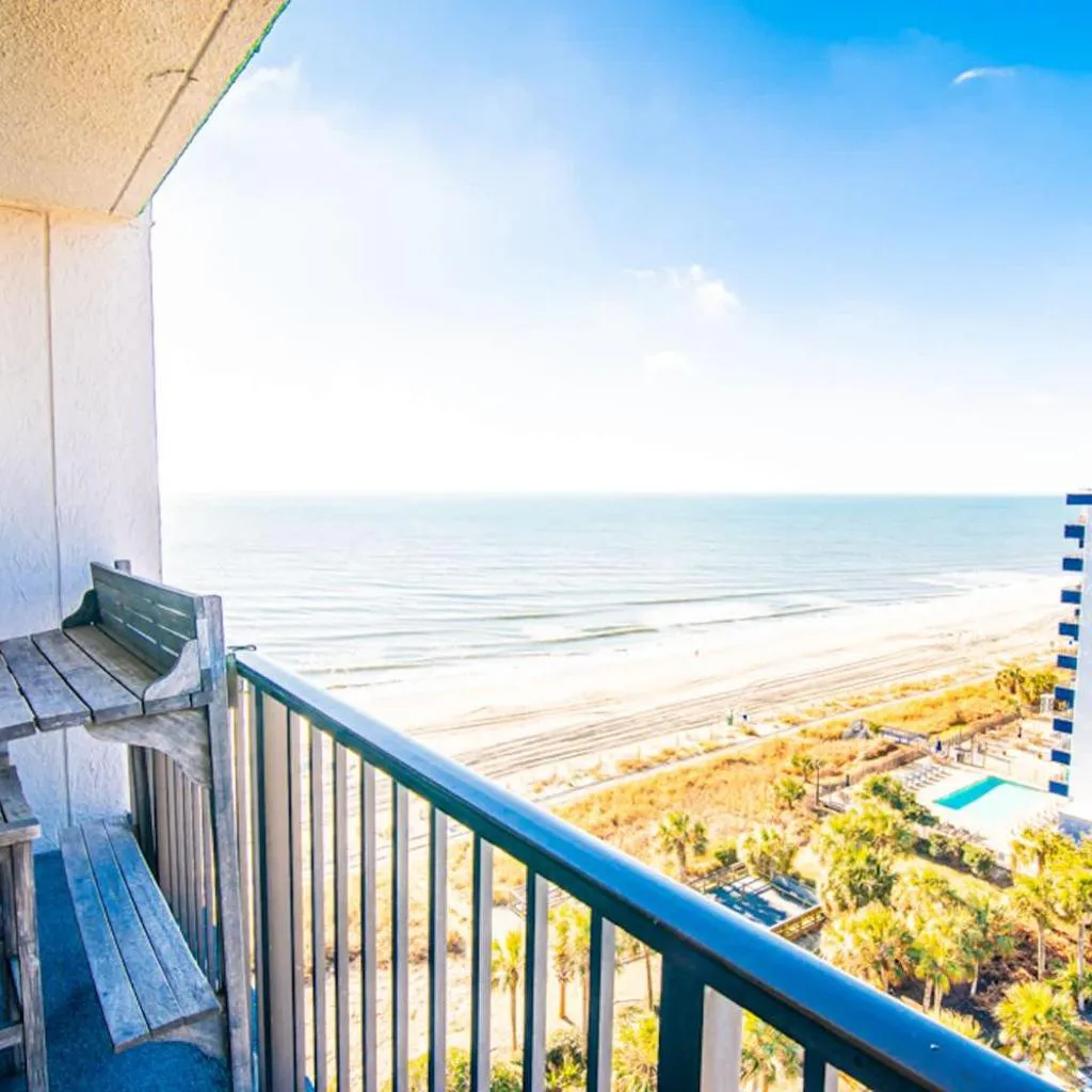 Photograph of Oceanfront Pet Friendly Modern Suite