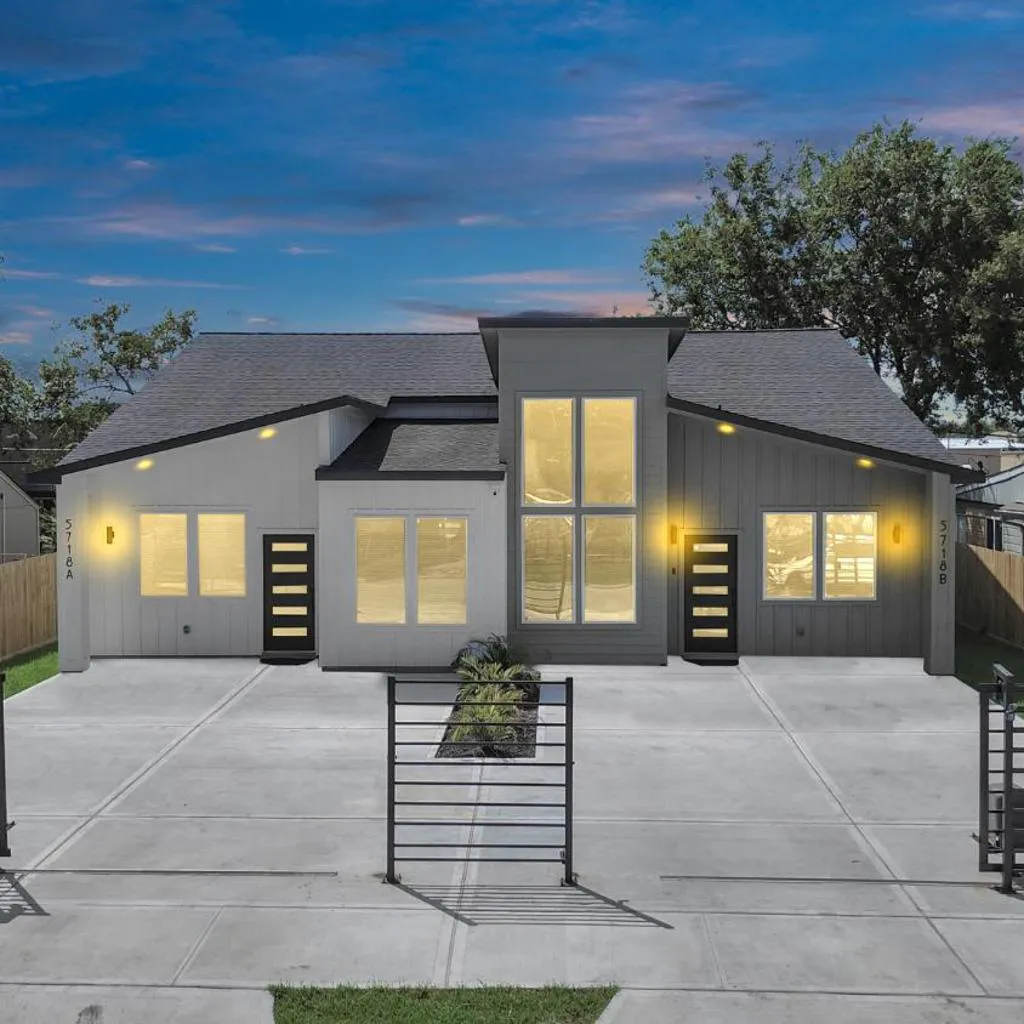 Photograph of 2 Homes Sleeps 18 Near Downtown Fully Gated with Parking