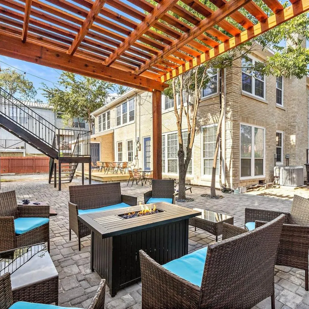 Photograph of Nr Museum Med Center Zoo Apt Fire Pit BBQ Games