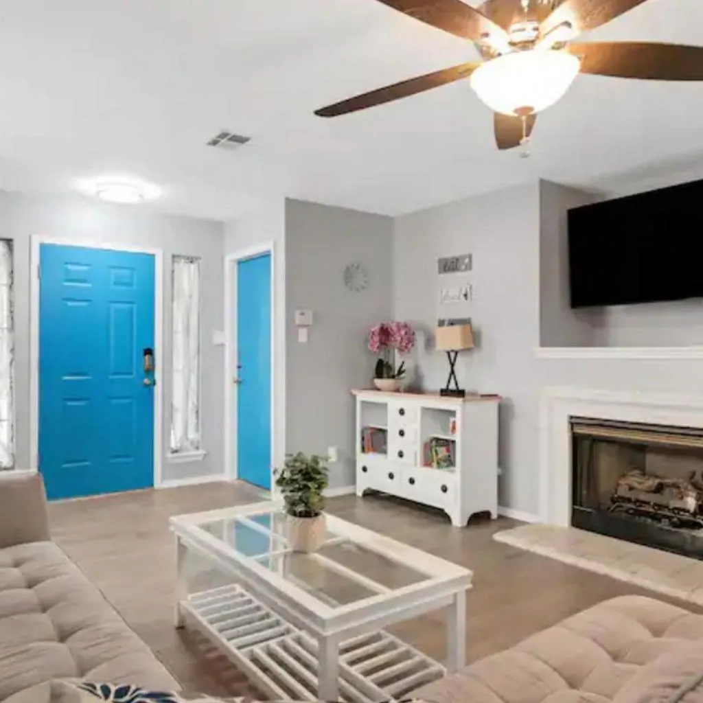 Photograph of Modern Austin Retreat 15 Min to Downtown & Airport Sir