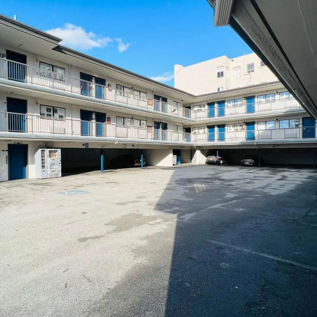 Photograph of Motel 6 San Francisco CA Fisherman"s Wharf