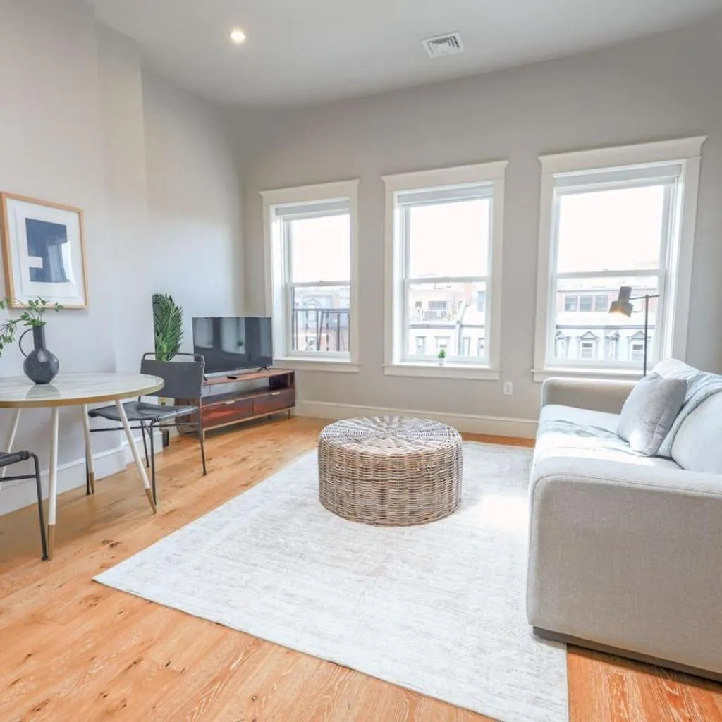 Photograph of Light-Filled Back Bay 1 Bedroom Apartment