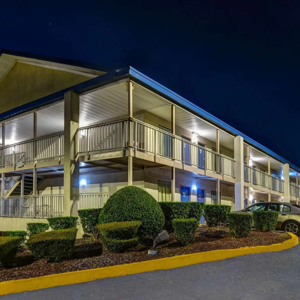 Photograph of Motel 6-Atlanta, GA