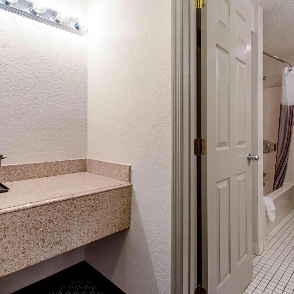 Photograph of La Quinta Inn by Wyndham Ft. Lauderdale Tamarac East