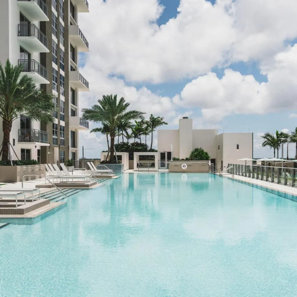 Photograph of Tucker at Palmer Dadeland Miami