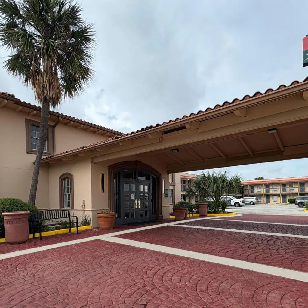 Photograph of Red Roof Inn San Antonio - South Park