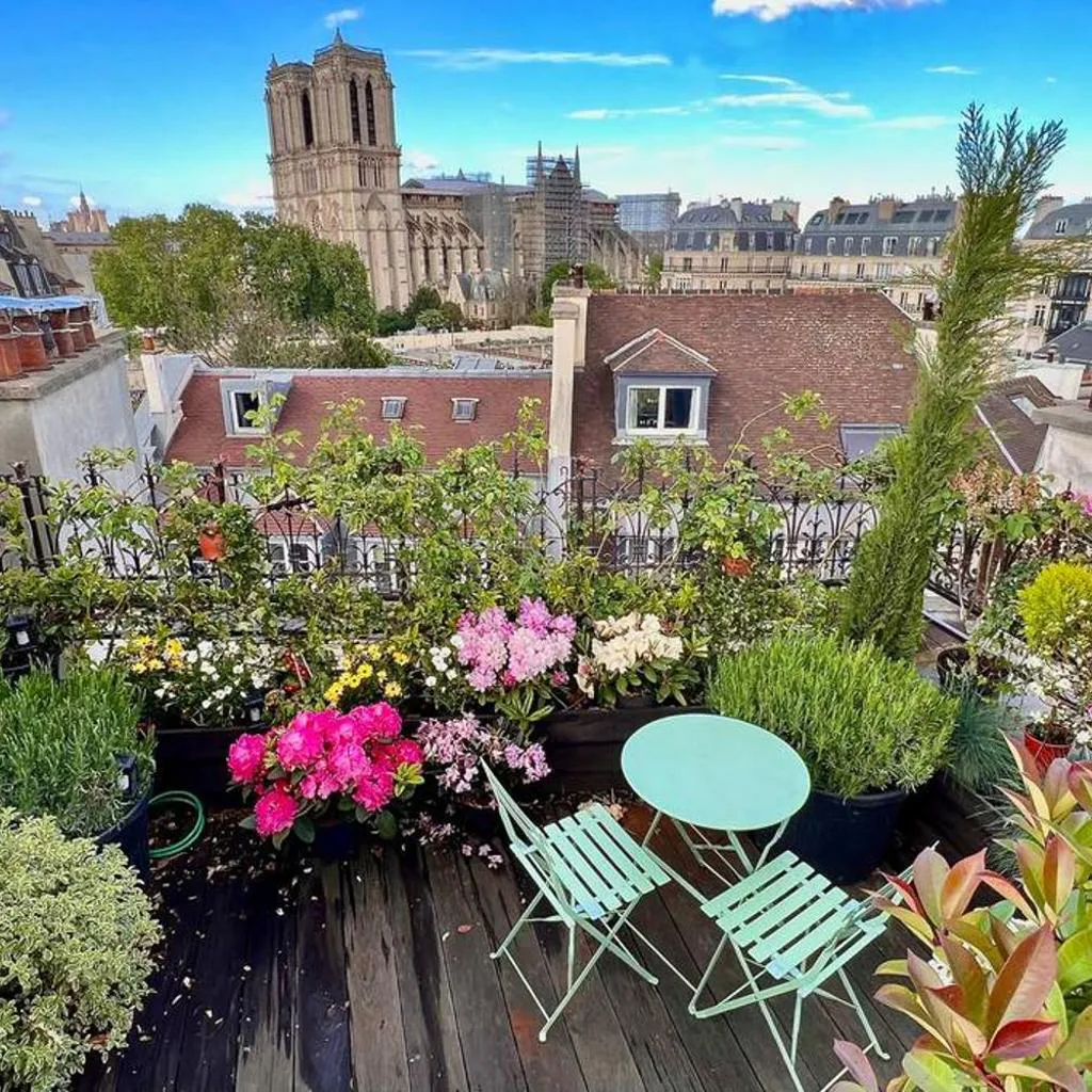 Photograph of Rooftop Triplex with AC - Garden at Notre Dame