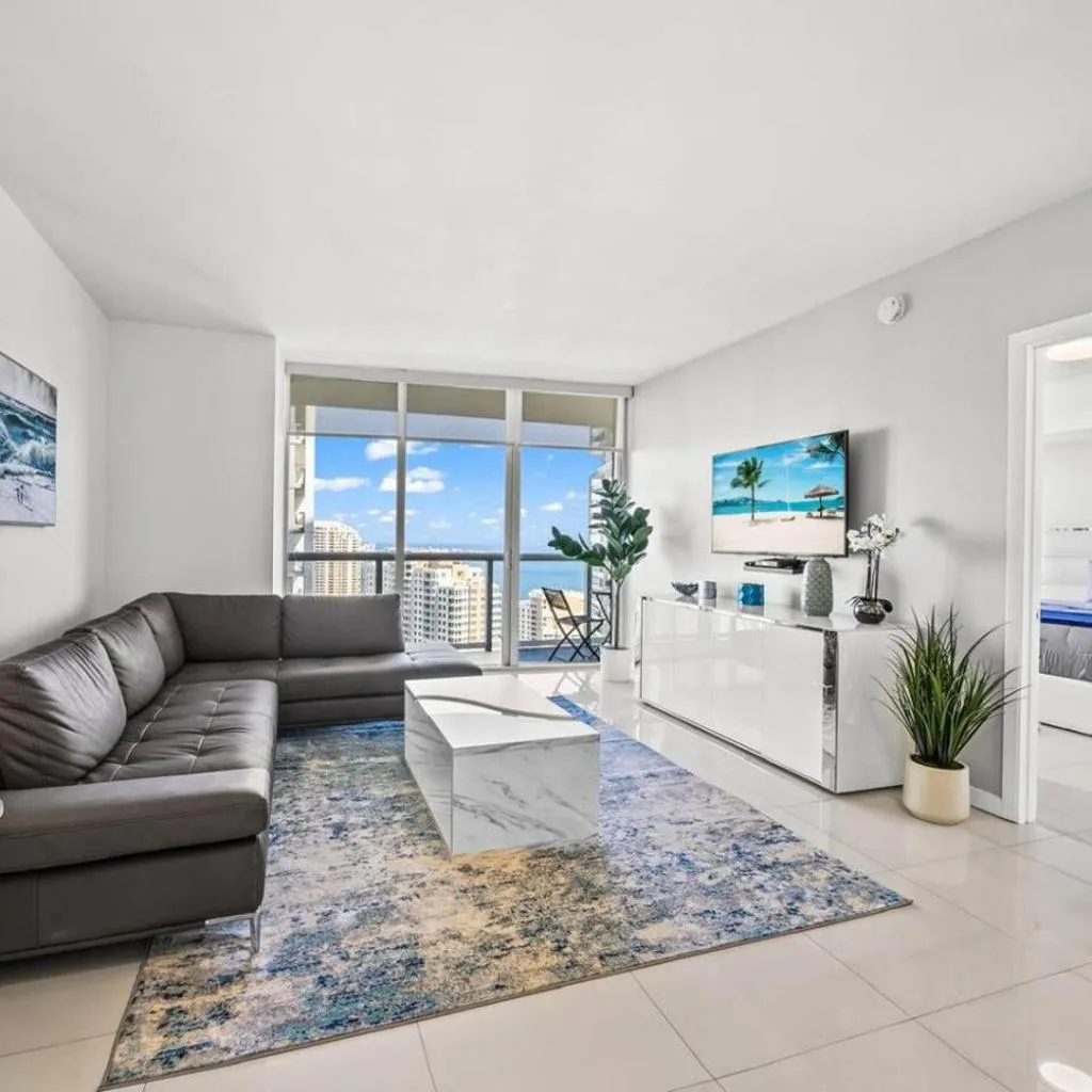 Photograph of High Floor 1BR Bay and City Views in Brickell