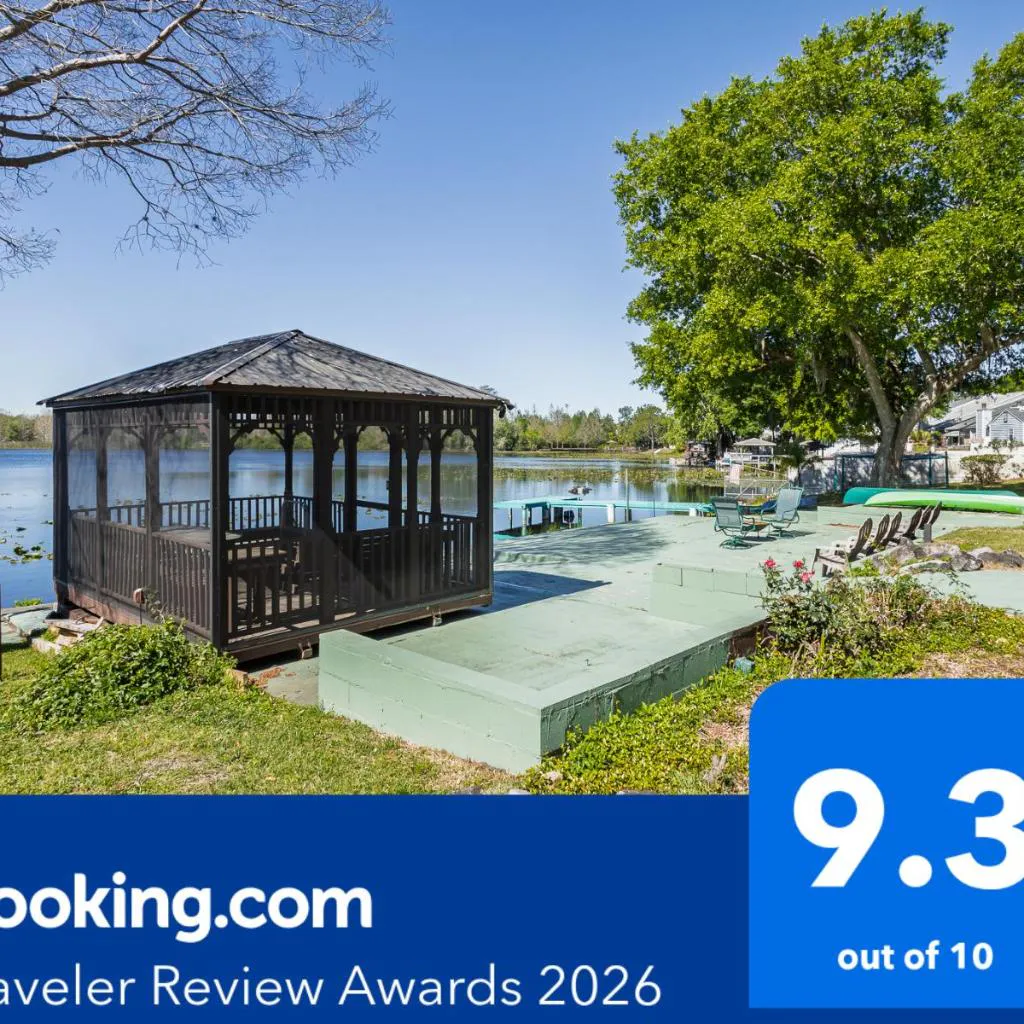 Photograph of Lakefront Retreat - Boat - Fish - Close to all Orlando Parks - Disney - Universal - SeaWorld