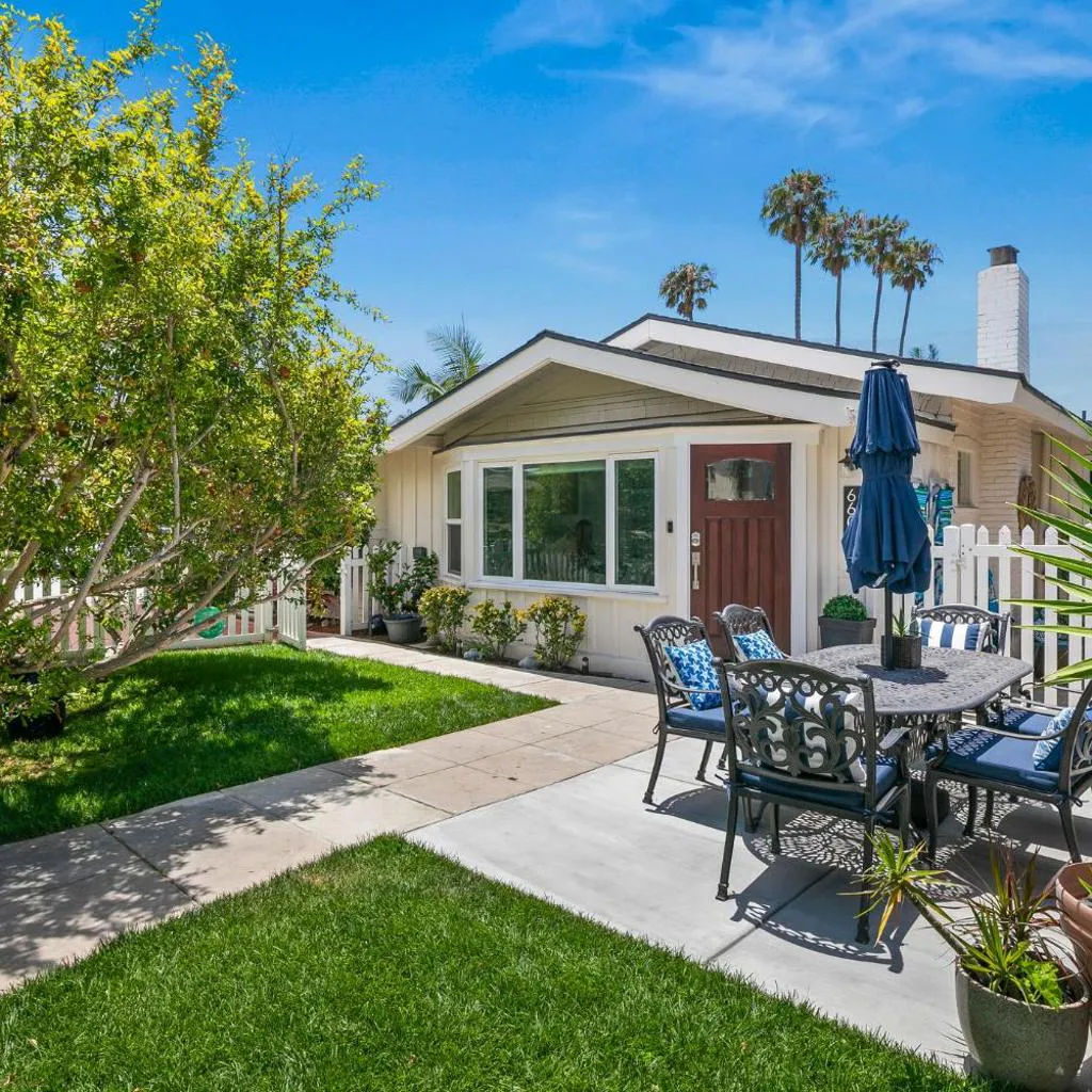 Photograph of Luxury La Jolla Windansea Home