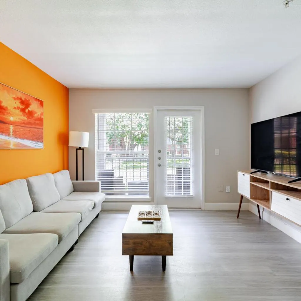 Photograph of Coral 1Bed 1Bath facing NRG Free Parking and Pool