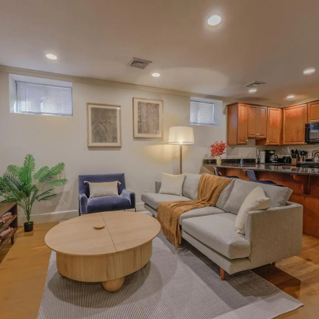 Photograph of Simple 2 Bed 2 bath Close to Fenway