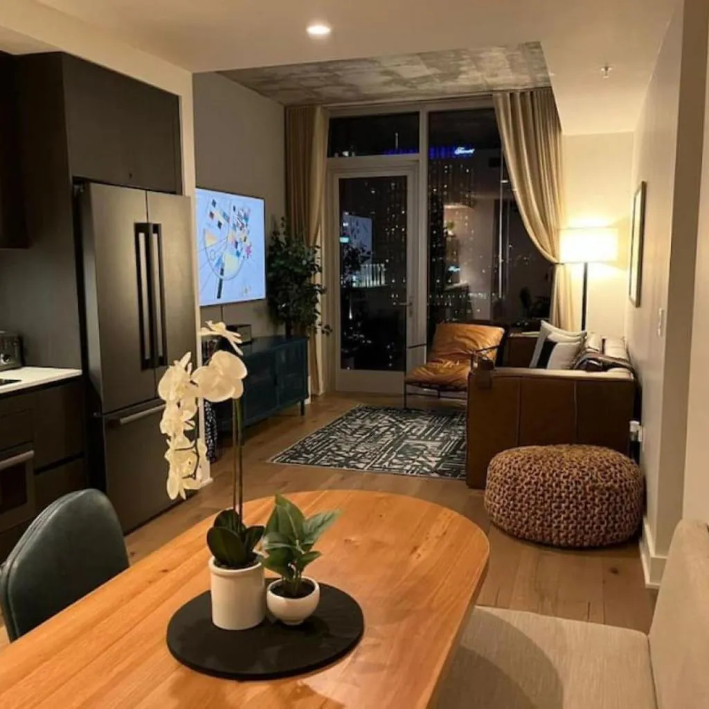 Photograph of Rainey St -Luxury 1BR - Top Amenities -RT Pool -17