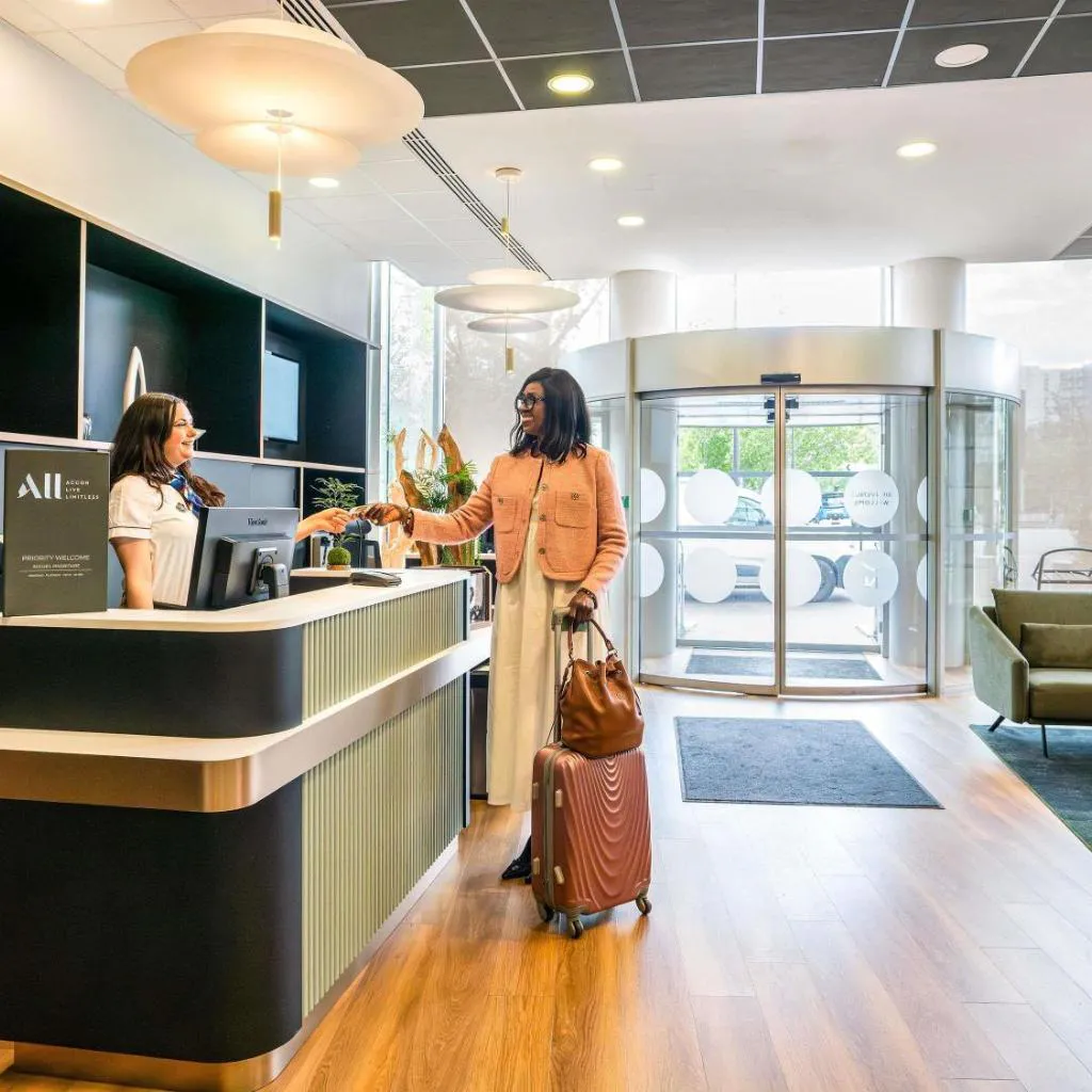 Photograph of Novotel Paris 17