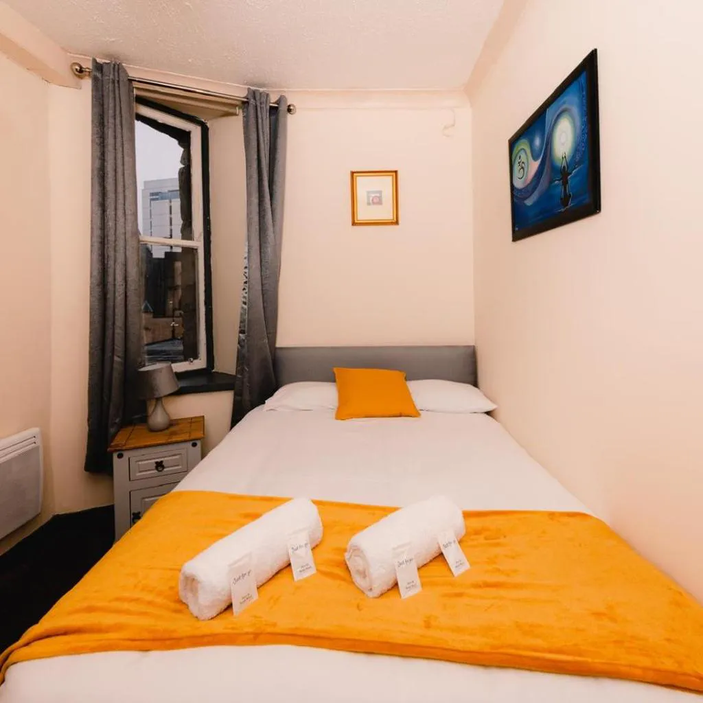 Photograph of Warm 4 Bdrm Apartment by Old Town