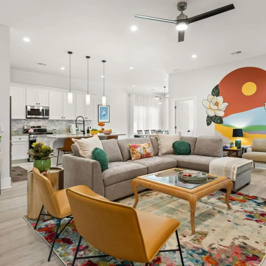 Photograph of Charleston-themed House for 10