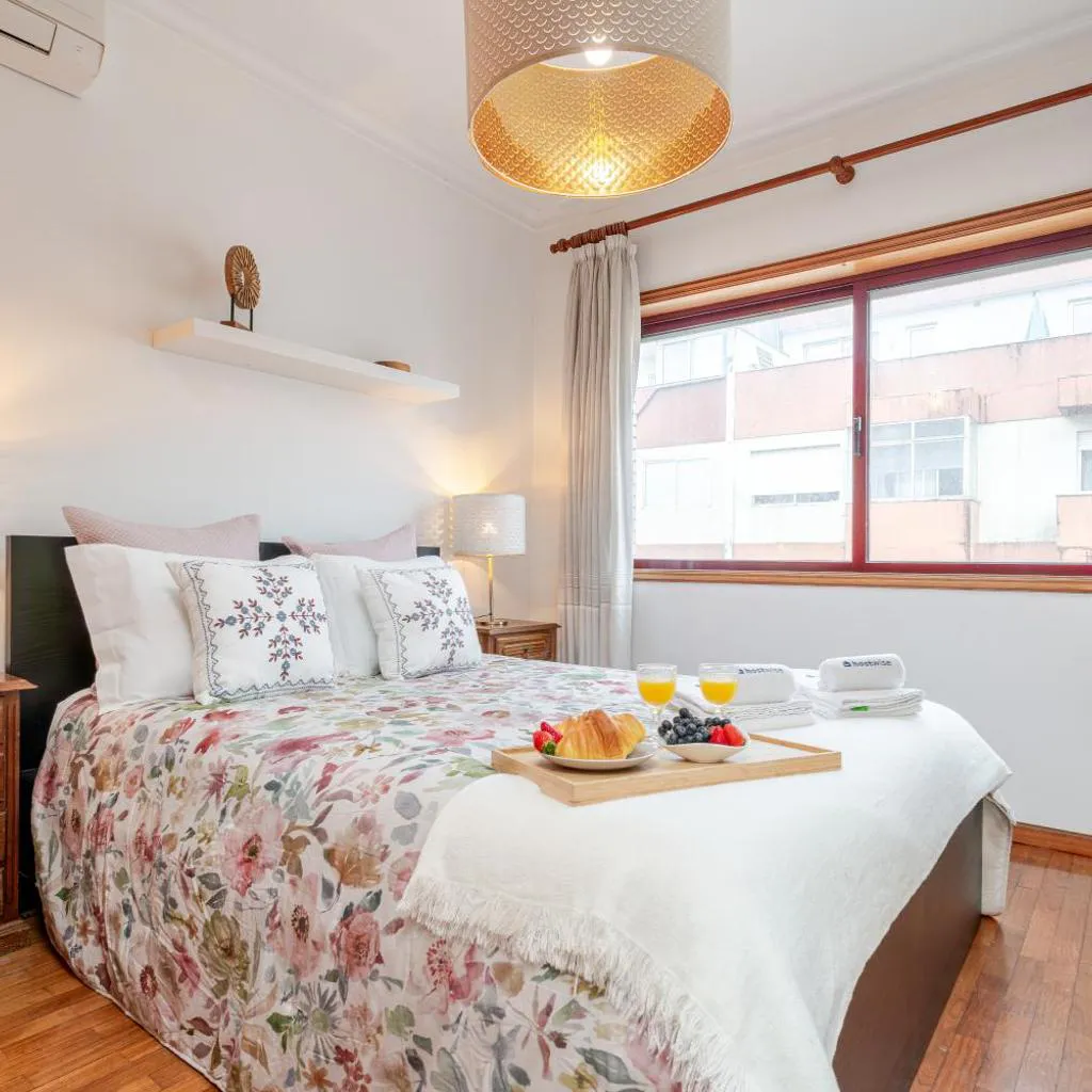 Photograph of Host Wise - Rustic Bright Flat - City Centre