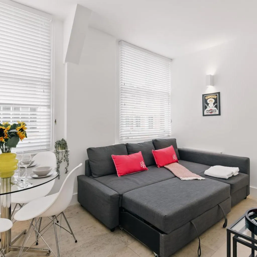 Photograph of Modern 1-Bedroom Retreat in Trendy Clerkenwell