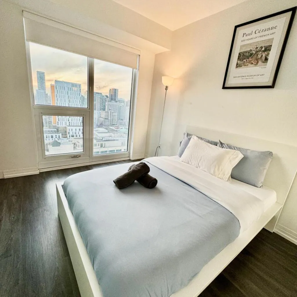 Photograph of Cozy 2 Bedroom by Eaton Centre Mall