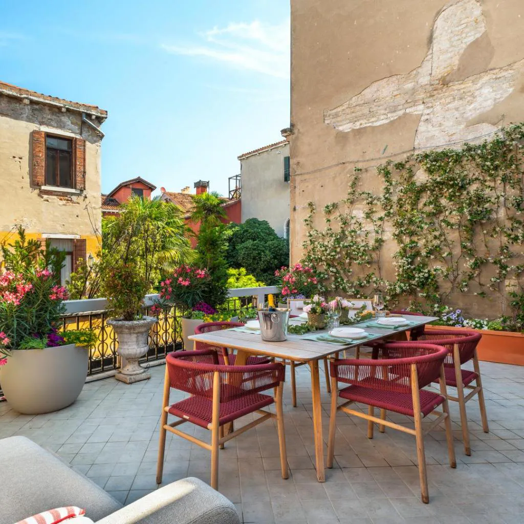 Photograph of San Barnaba Palace R&R
